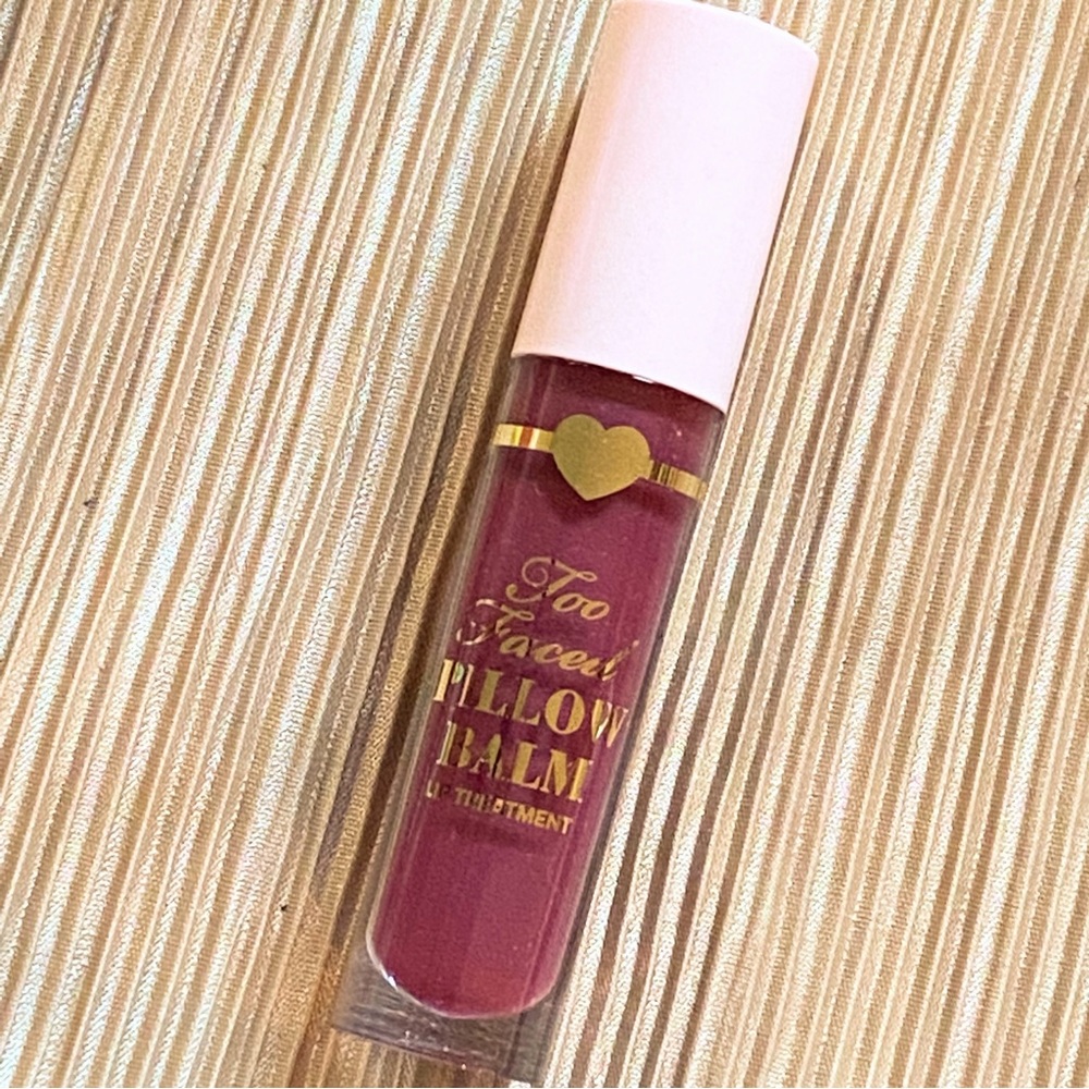 Too Faced Pillow Balm Lip Treatment - BERRY JAM KISS
